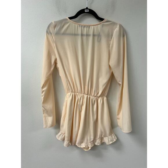 Honey Punch Romper Peach color Sz XS - Picture 2 of 3